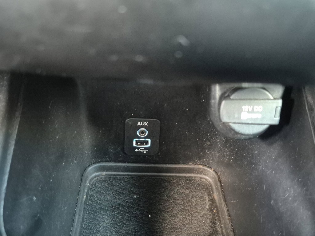 Used 2019 Dodge Journey SE w/ Connectivity Group FWD image 35