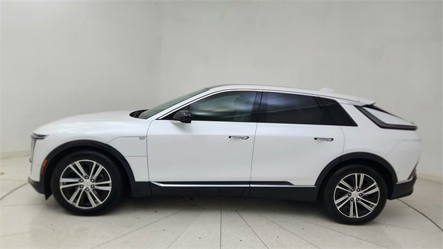 Used 2024 Cadillac Lyriq Luxury image 3