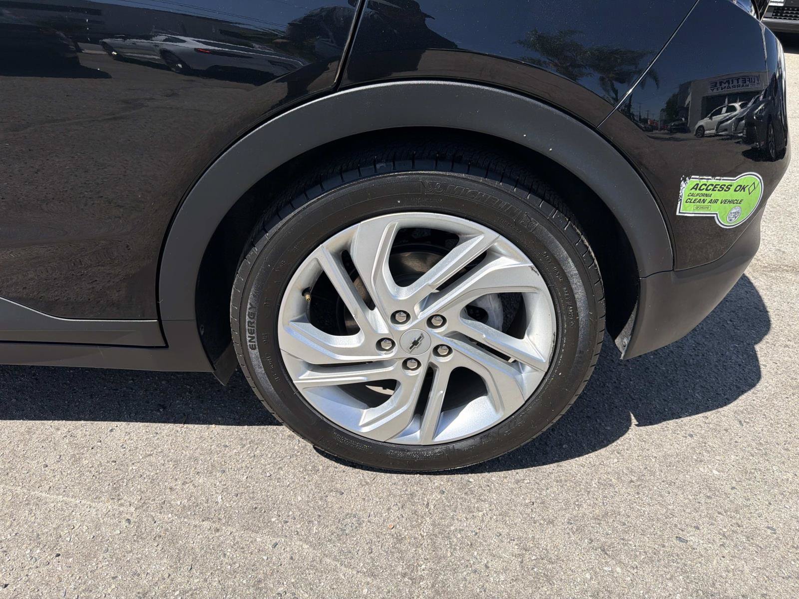 Used 2022 Chevrolet Bolt LT FWD image 6