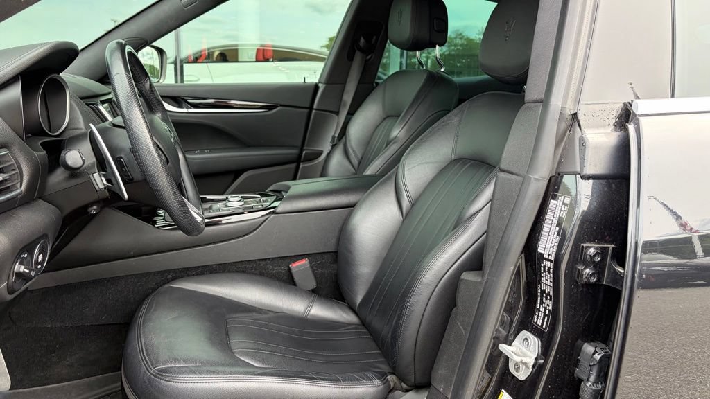 Used 2020 Maserati Levante S AWD/4WD image 5