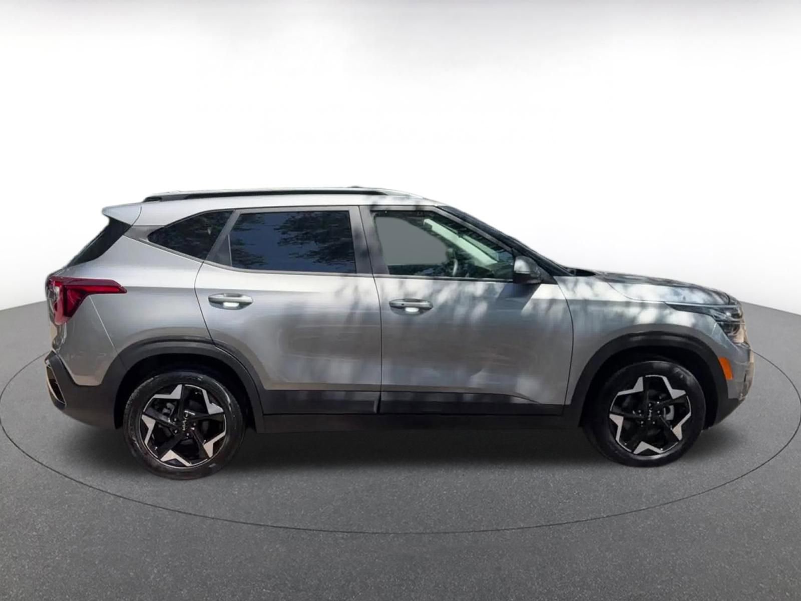Used 2025 Kia Seltos S FWD image 16