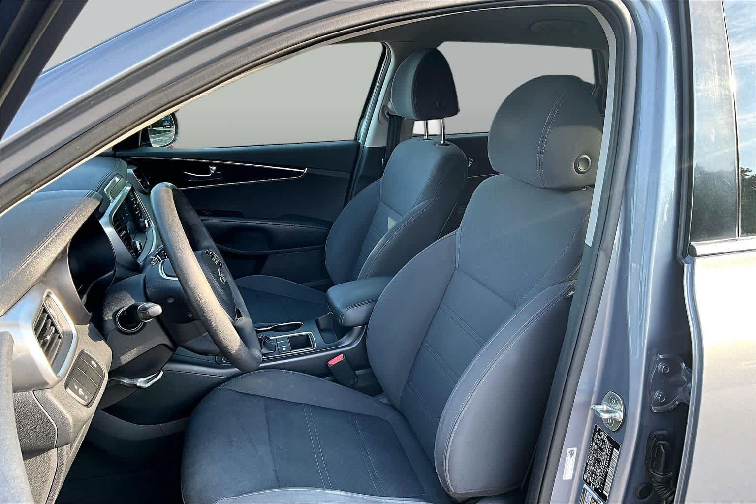 Used 2019 Kia Sorento L FWD image 7