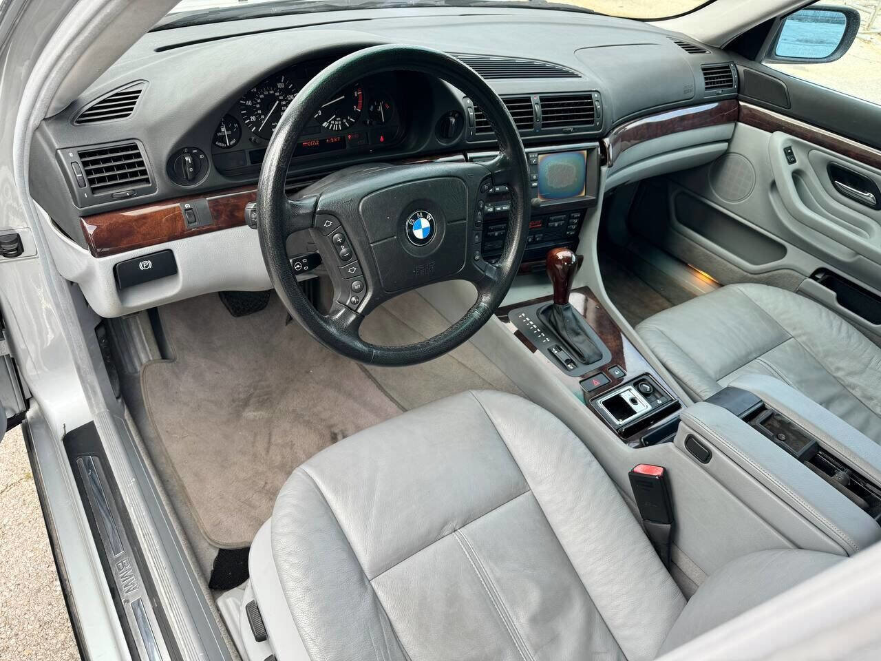 Used 2000 BMW 740iL image 9