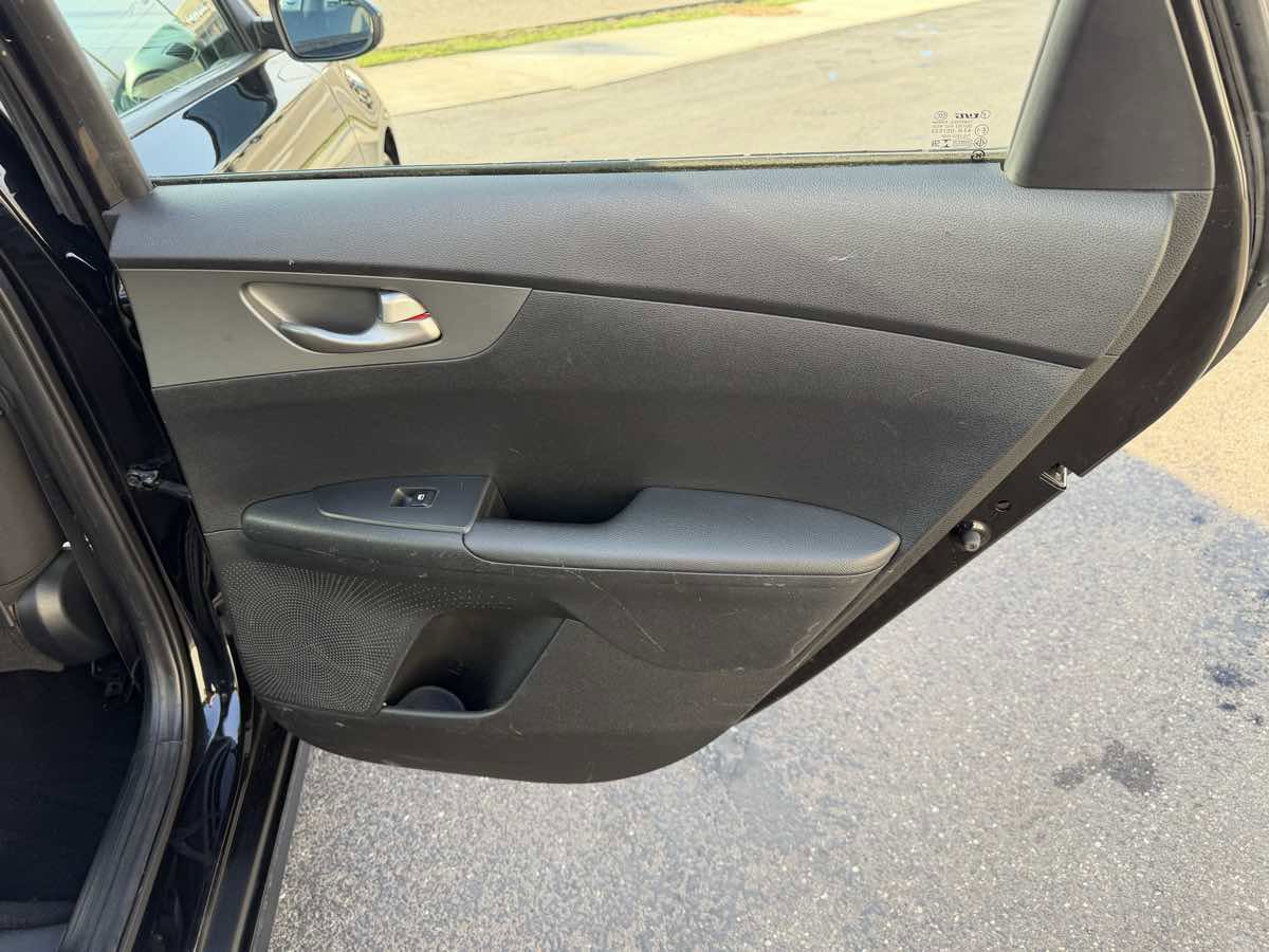 Used 2020 Kia Forte LXS image 19