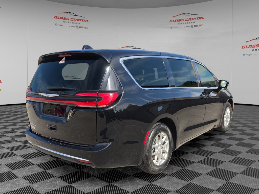 Used 2026 Chrysler Pacifica Select FWD image 7