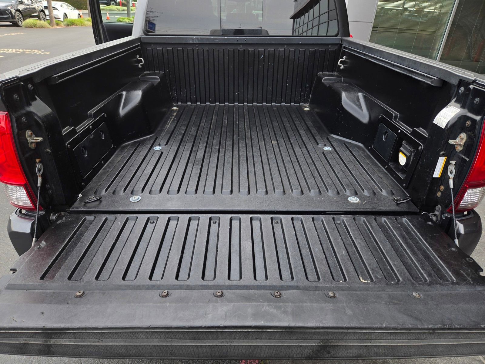 Used 2017 Toyota Tacoma TRD Sport image 24