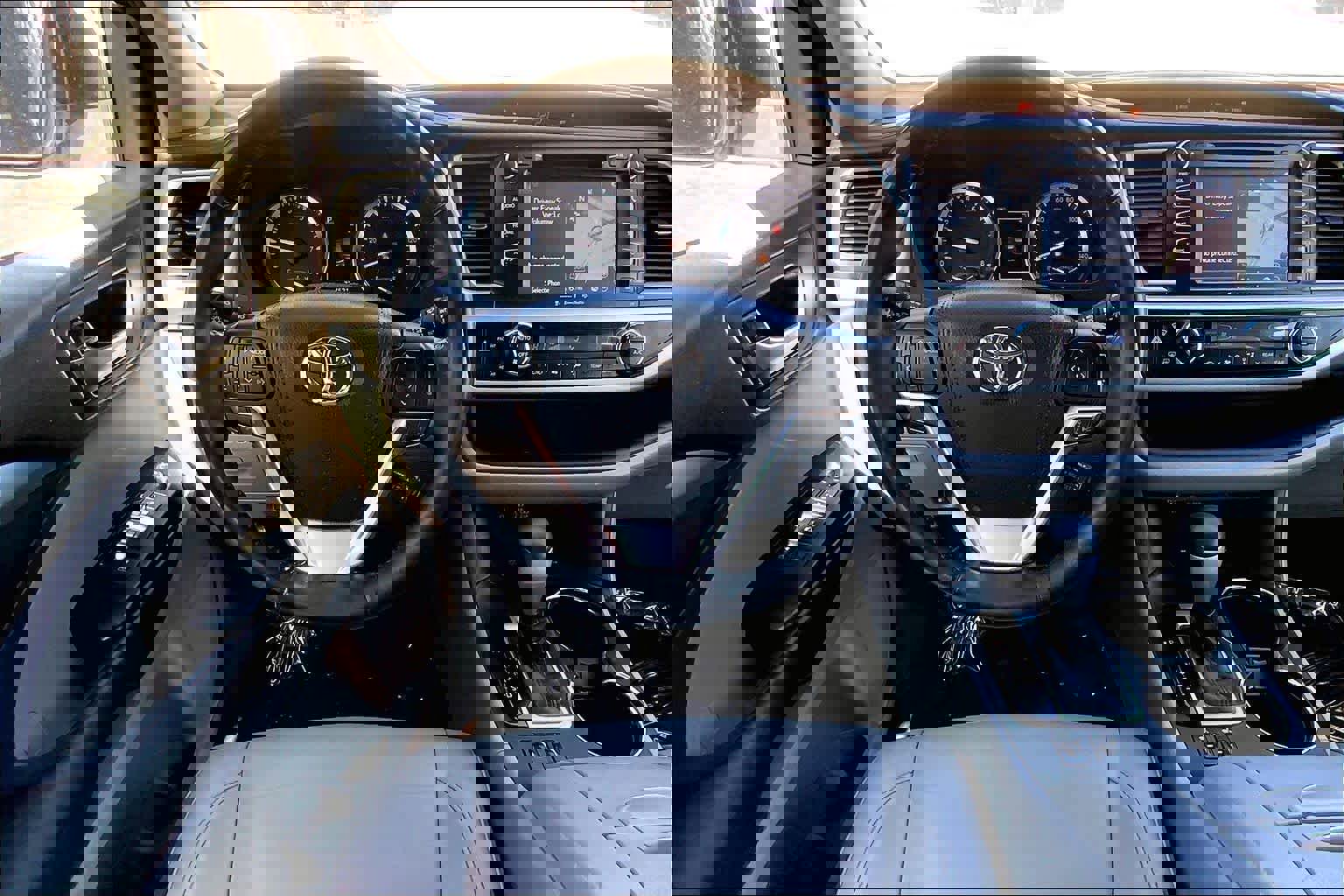 Used 2017 Toyota Highlander XLE image 6