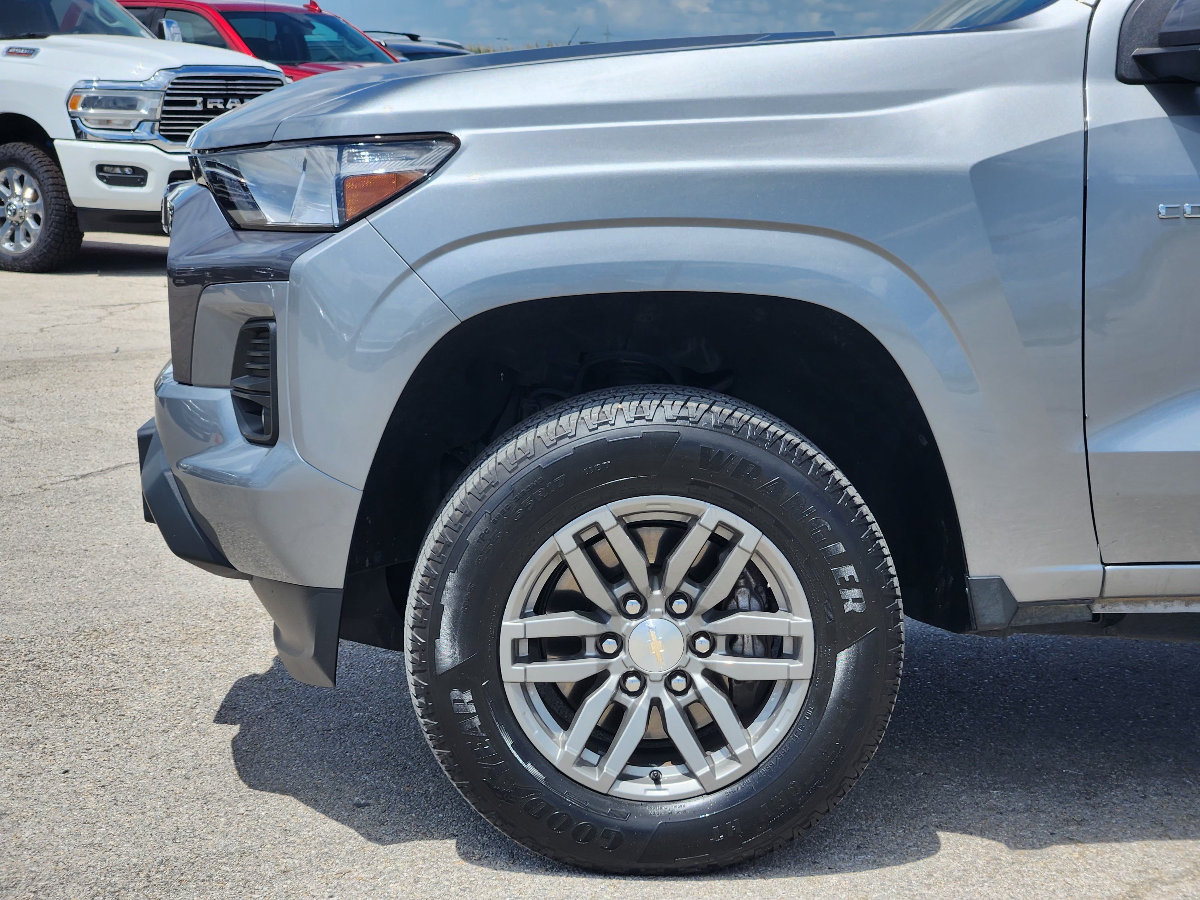 Used 2023 Chevrolet Colorado LT w/ LT Convenience Package RWD image 9
