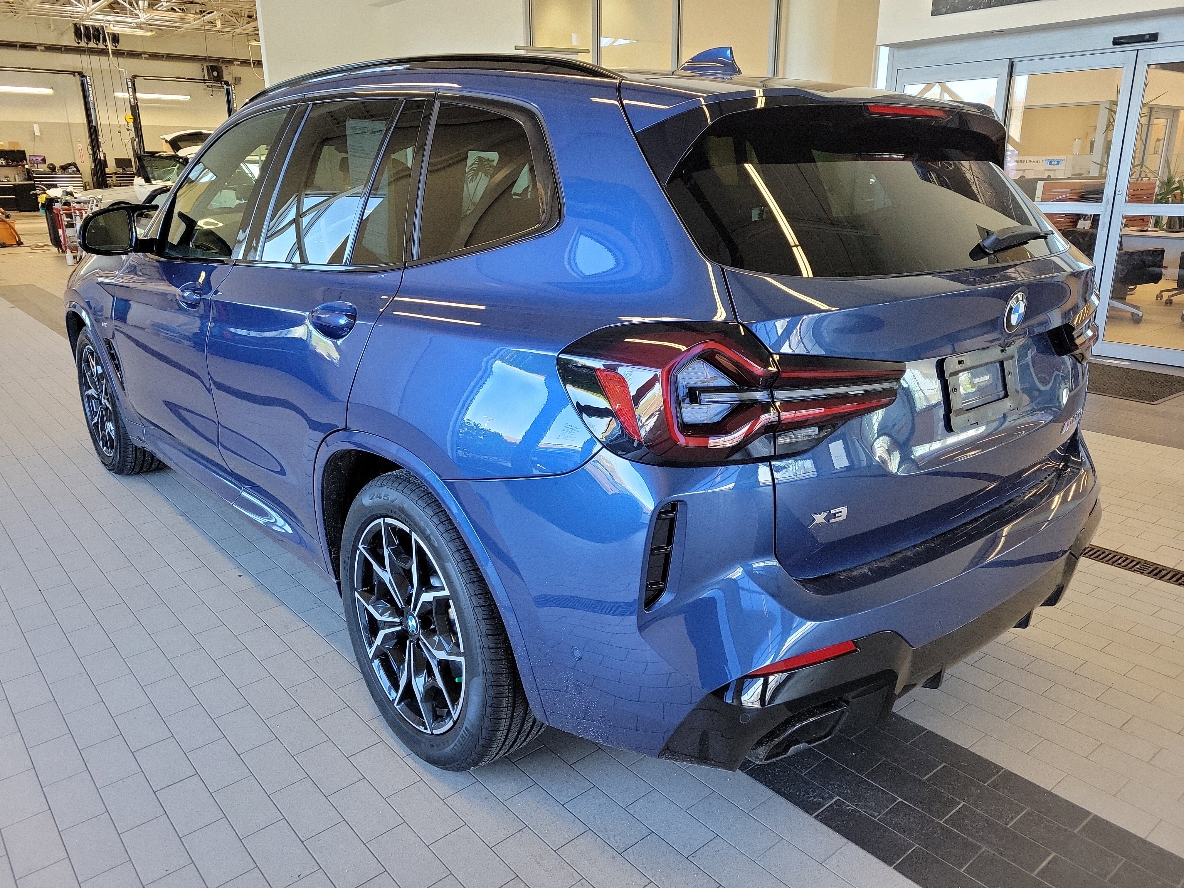Used 2022 BMW X3 M40i AWD/4WD image 7