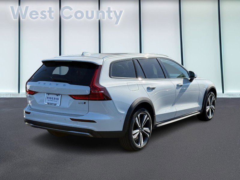 New 2026 Volvo V60 B5 Cross Country Plus w/ Climate Package image 3
