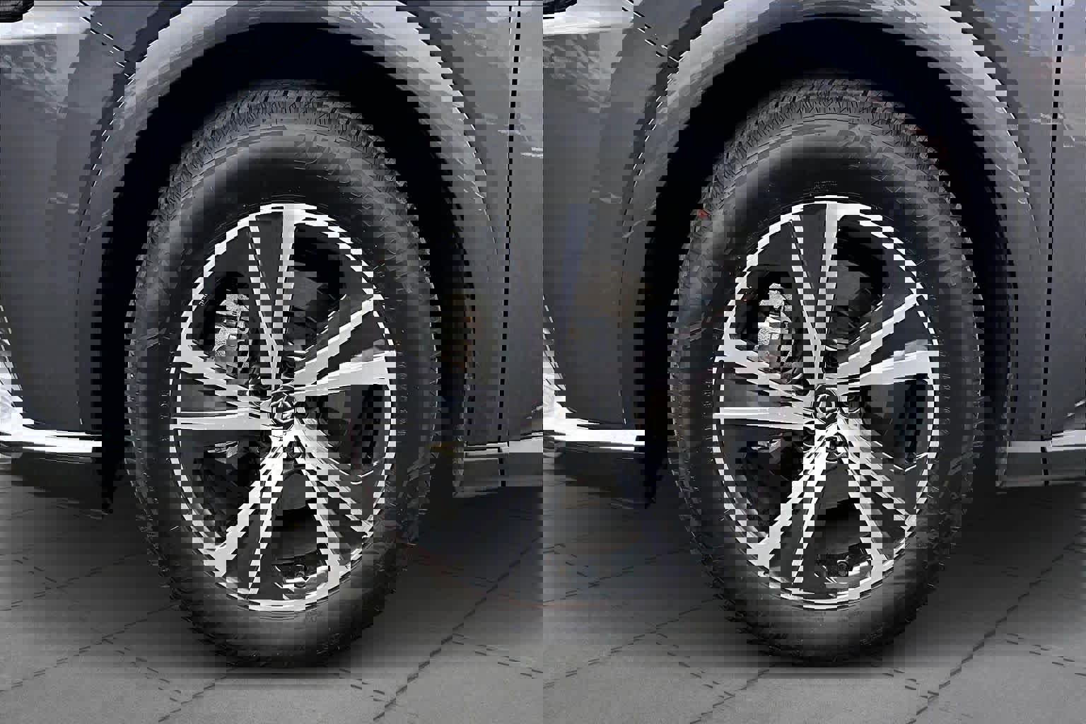 Used 2025 Lexus RX 350 Premium w/ Accessory Package (Z1) image 9