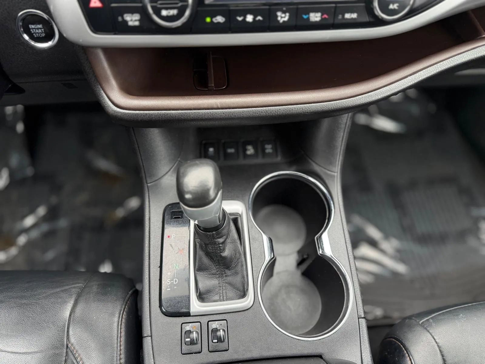 Used 2015 Toyota Highlander XLE image 19