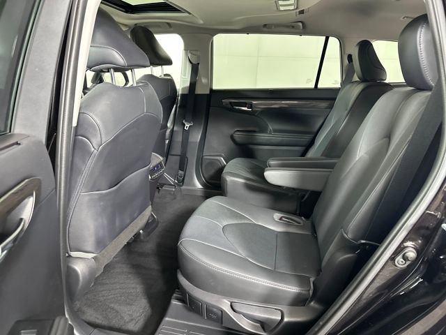Used 2020 Toyota Highlander Limited image 25