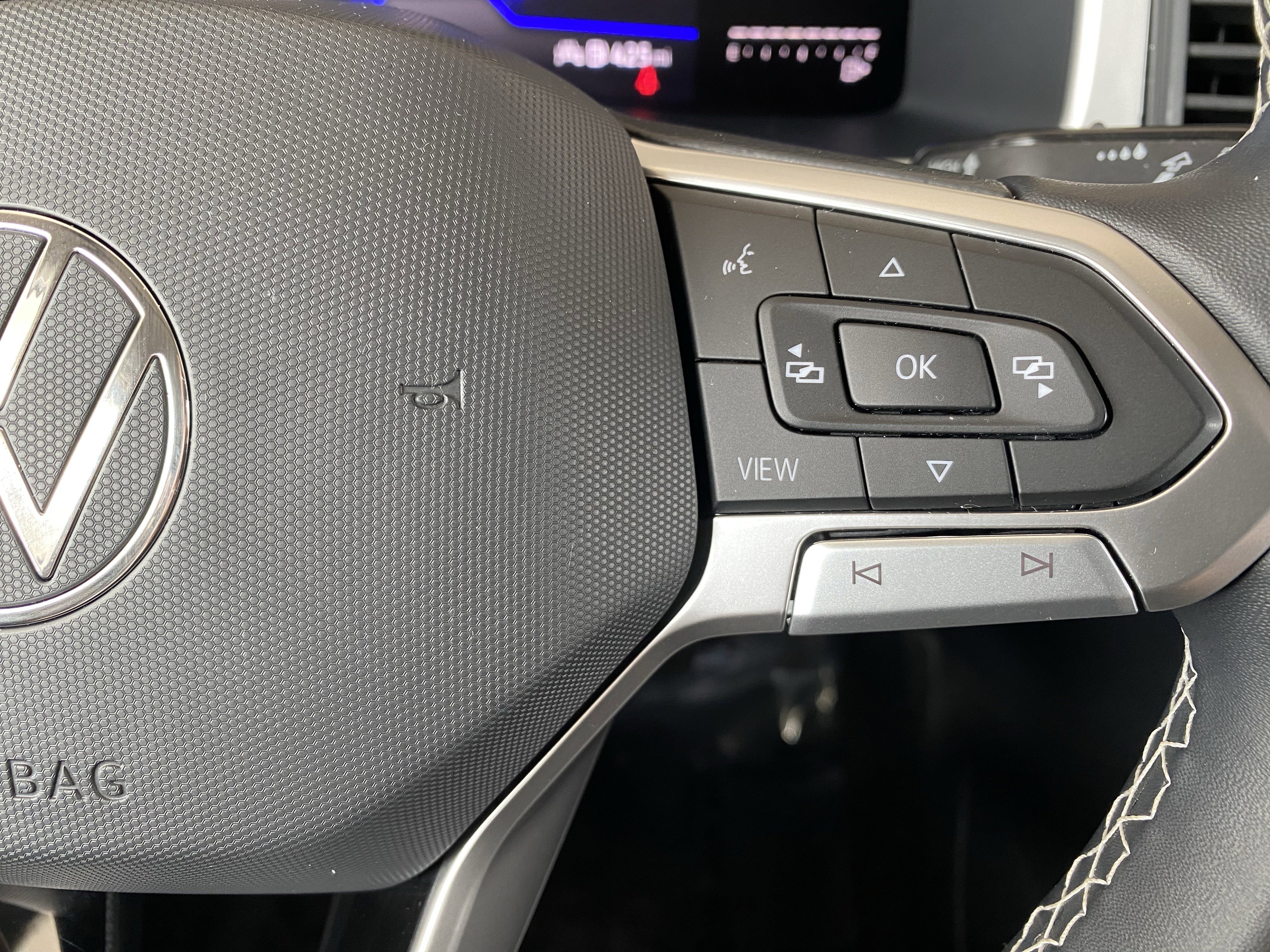 Certified 2023 Volkswagen Atlas SE image 12