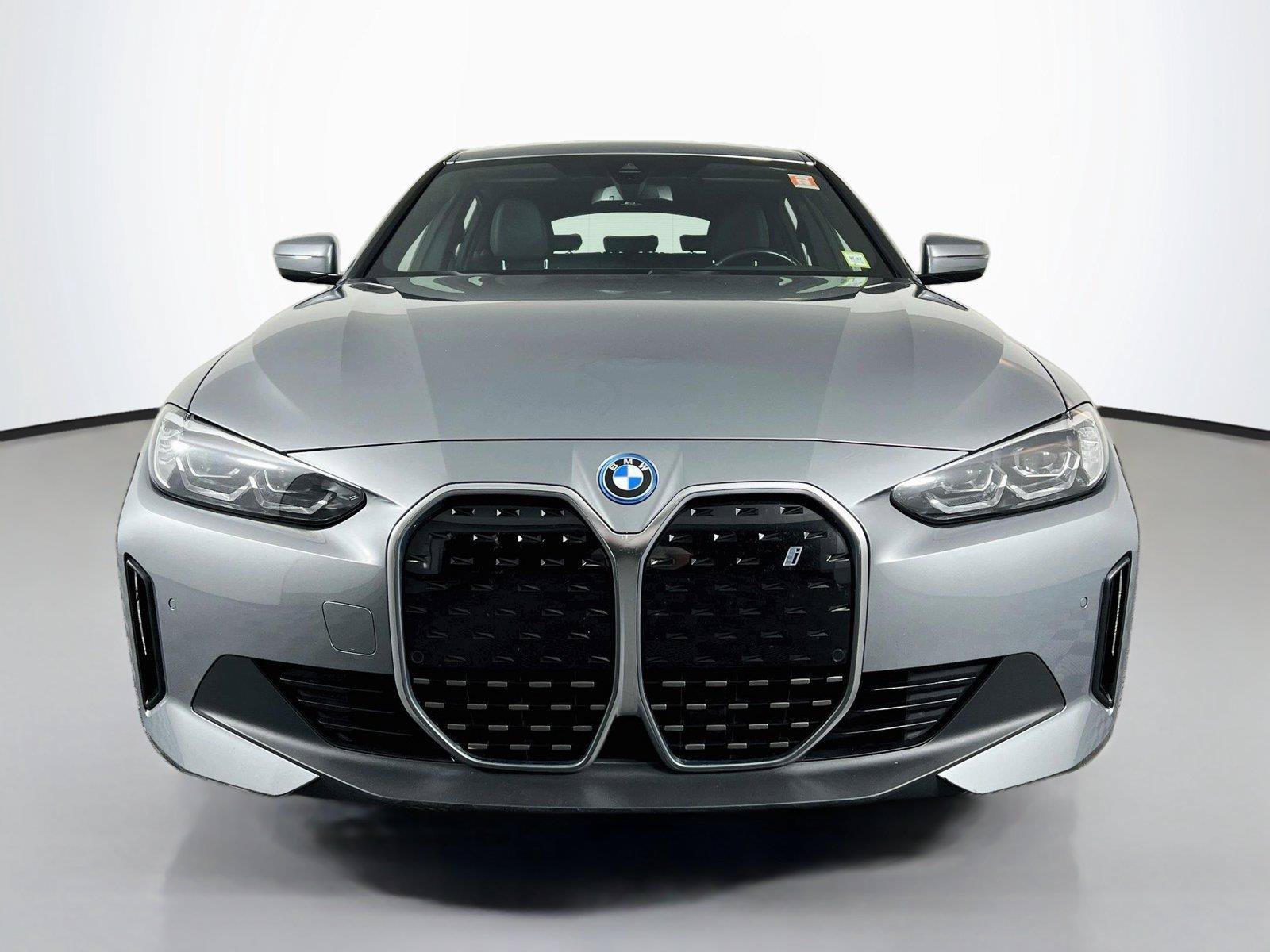 Used 2023 BMW i4 eDrive35 w/ Premium Package RWD image 9