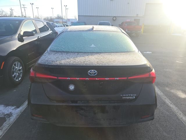 Used 2020 Toyota Avalon Limited image 6