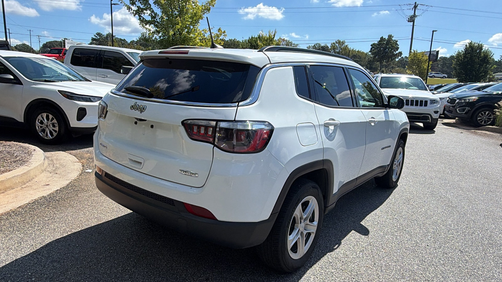 Used 2024 Jeep Compass Latitude AWD/4WD image 8