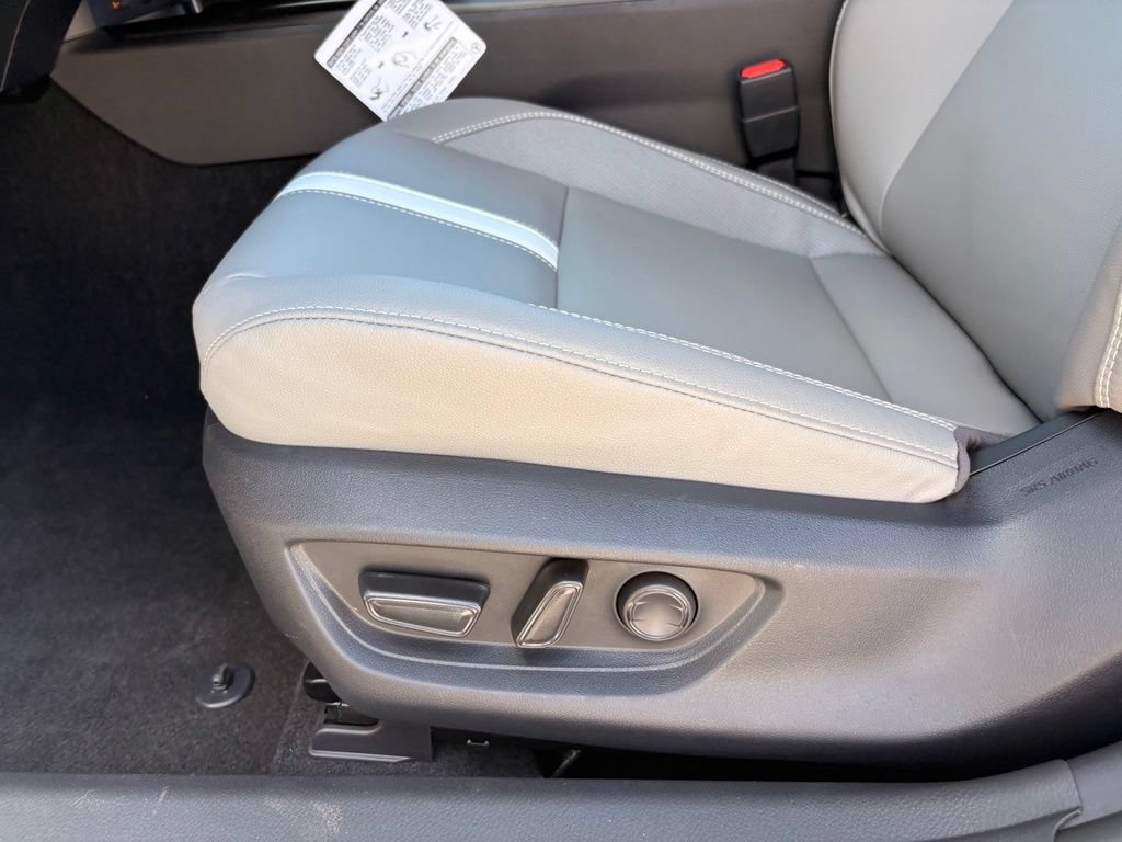 Used 2026 Toyota Camry SE FWD image 24
