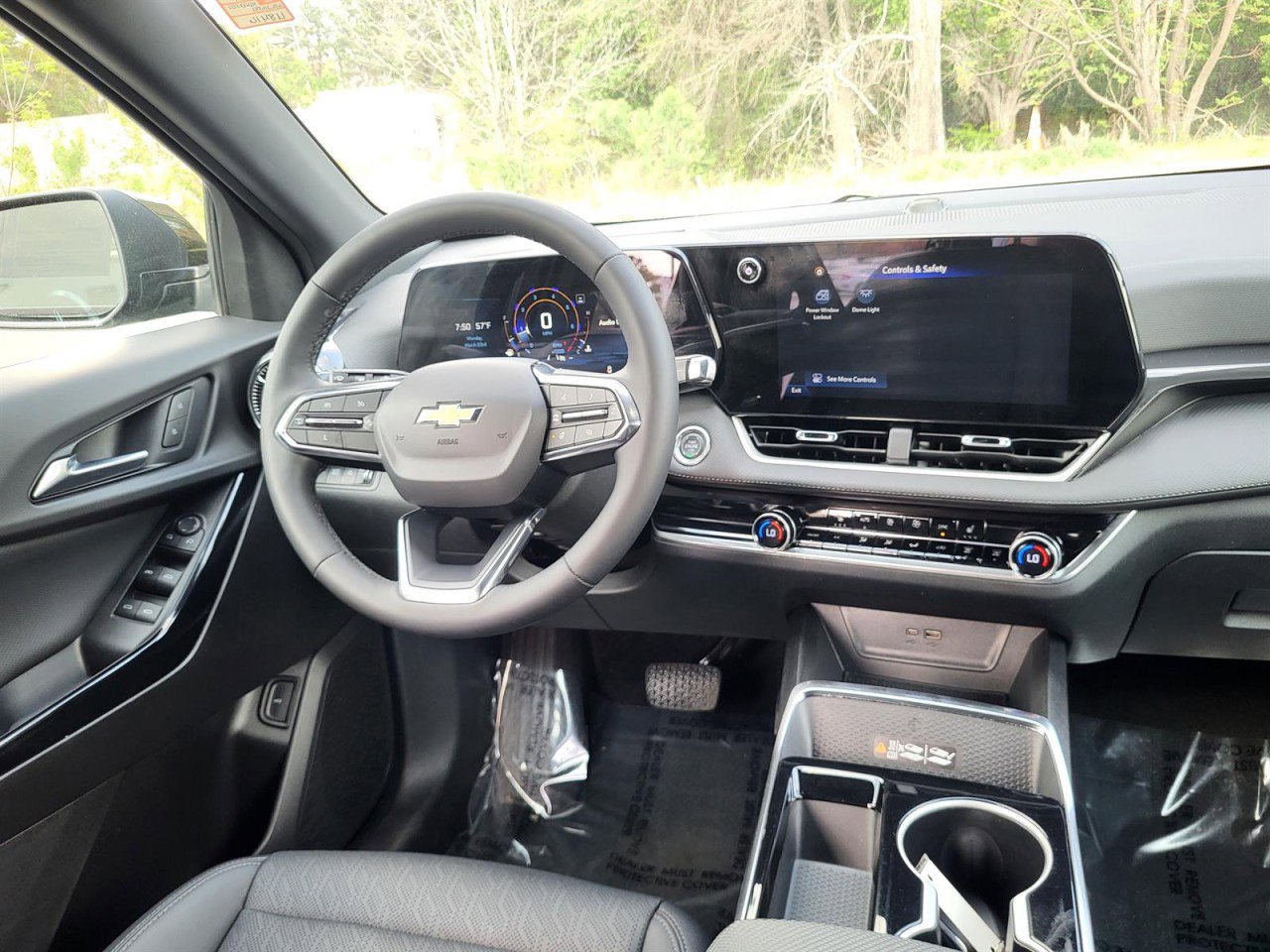 Used 2025 Chevrolet Equinox LT w/ Convenience Package II image 16