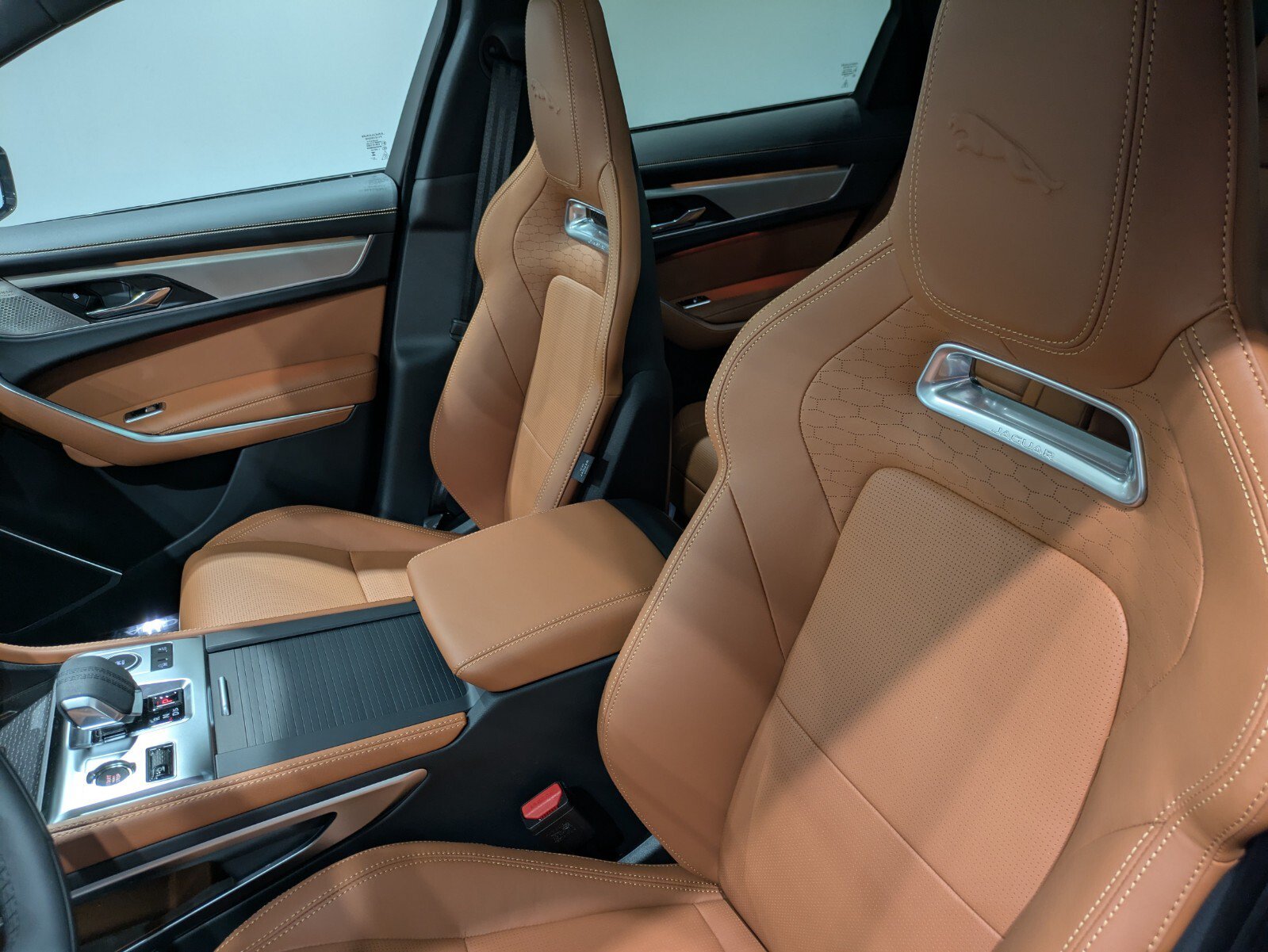 New 2026 Jaguar F-PACE R-Dynamic S AWD/4WD image 8