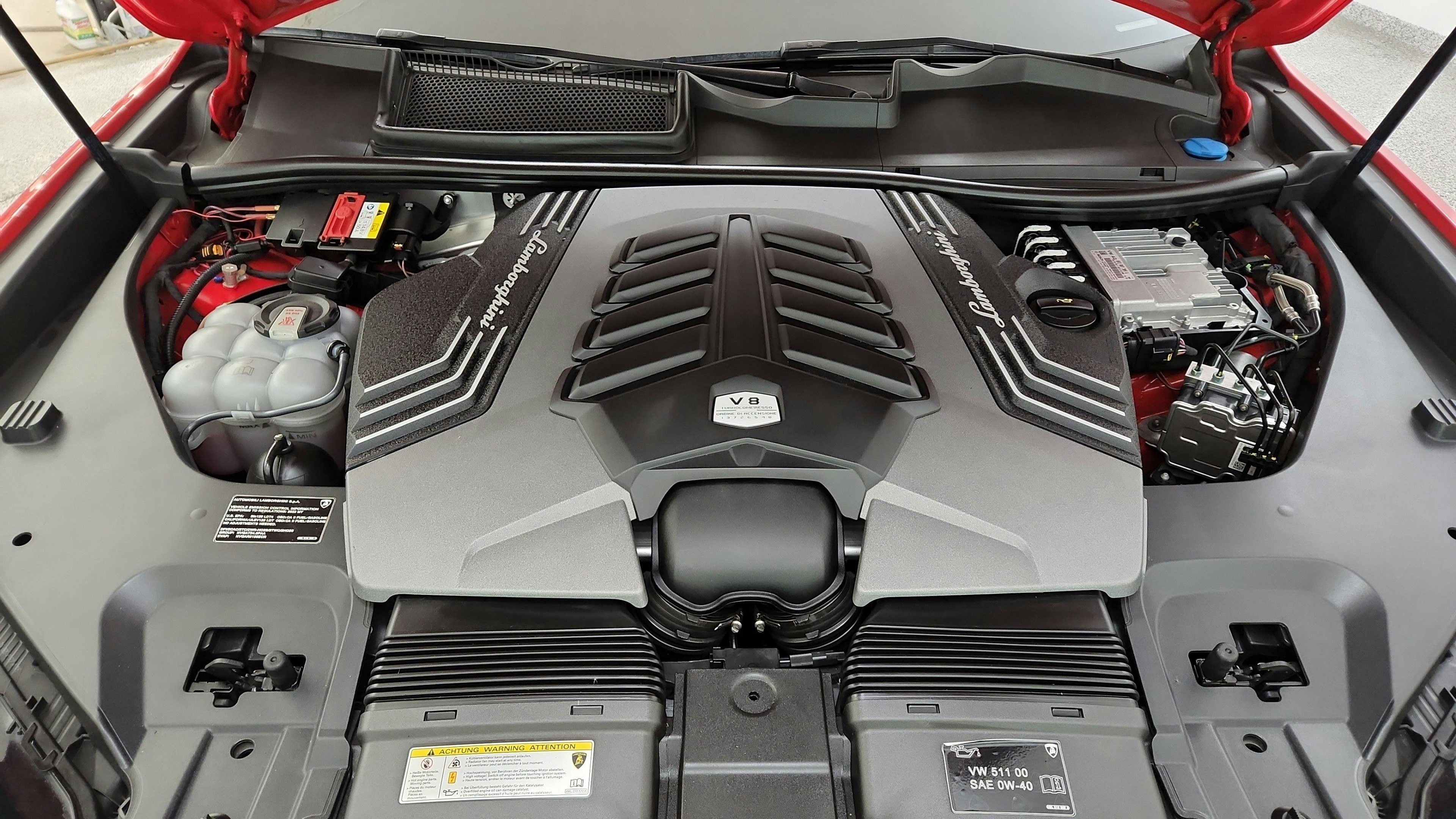 Used 2022 Lamborghini Urus AWD/4WD image 41
