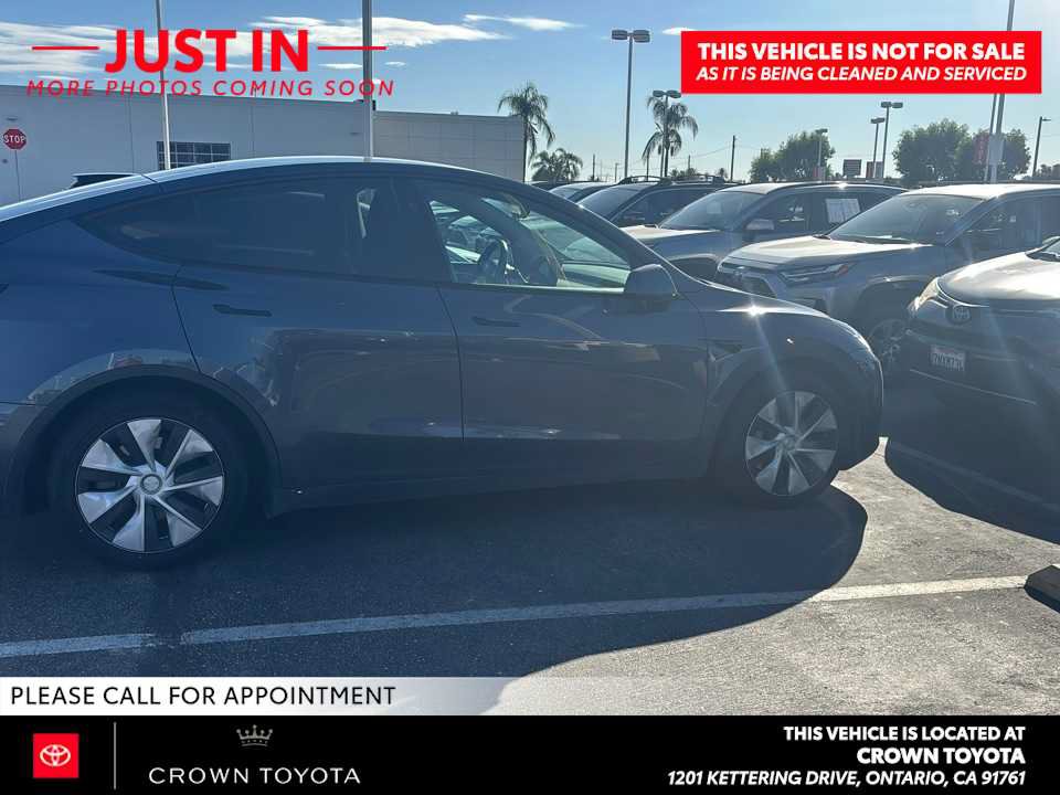 Used 2023 Tesla Model Y Long Range AWD/4WD image 2