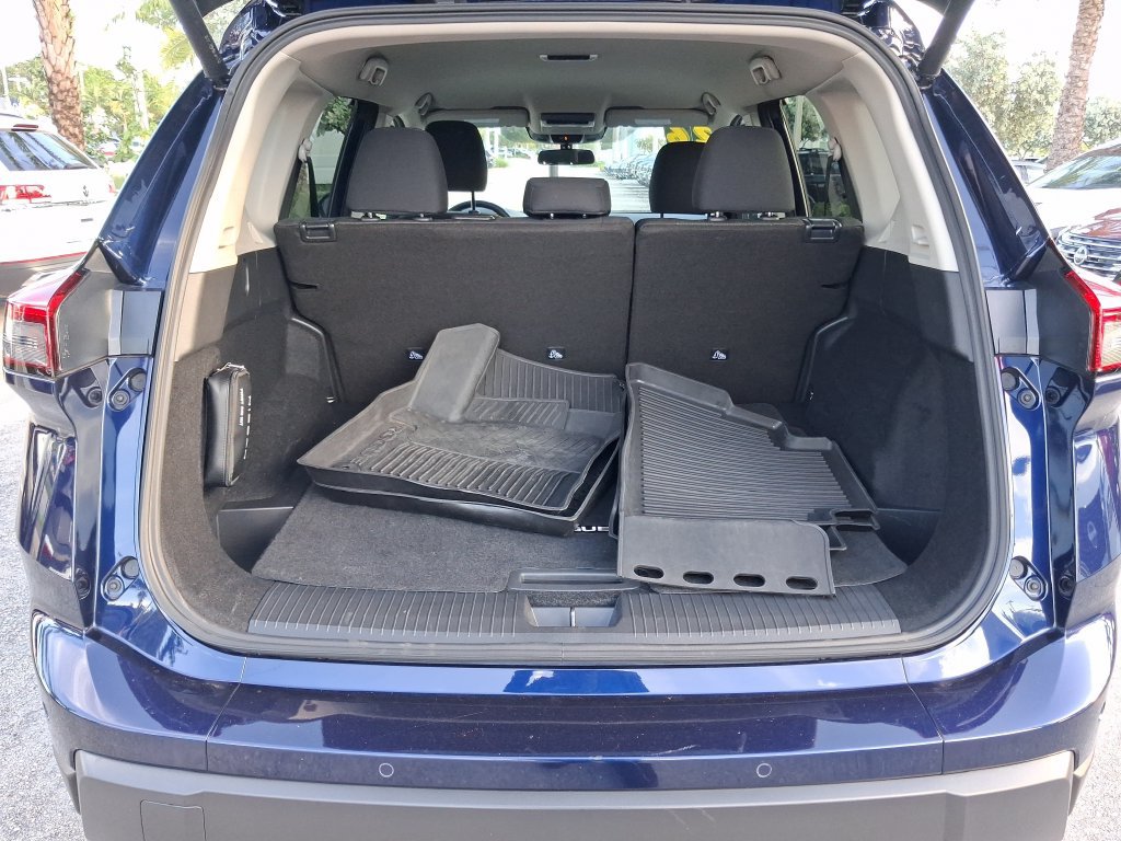 Certified 2026 Nissan Rogue SV FWD image 14