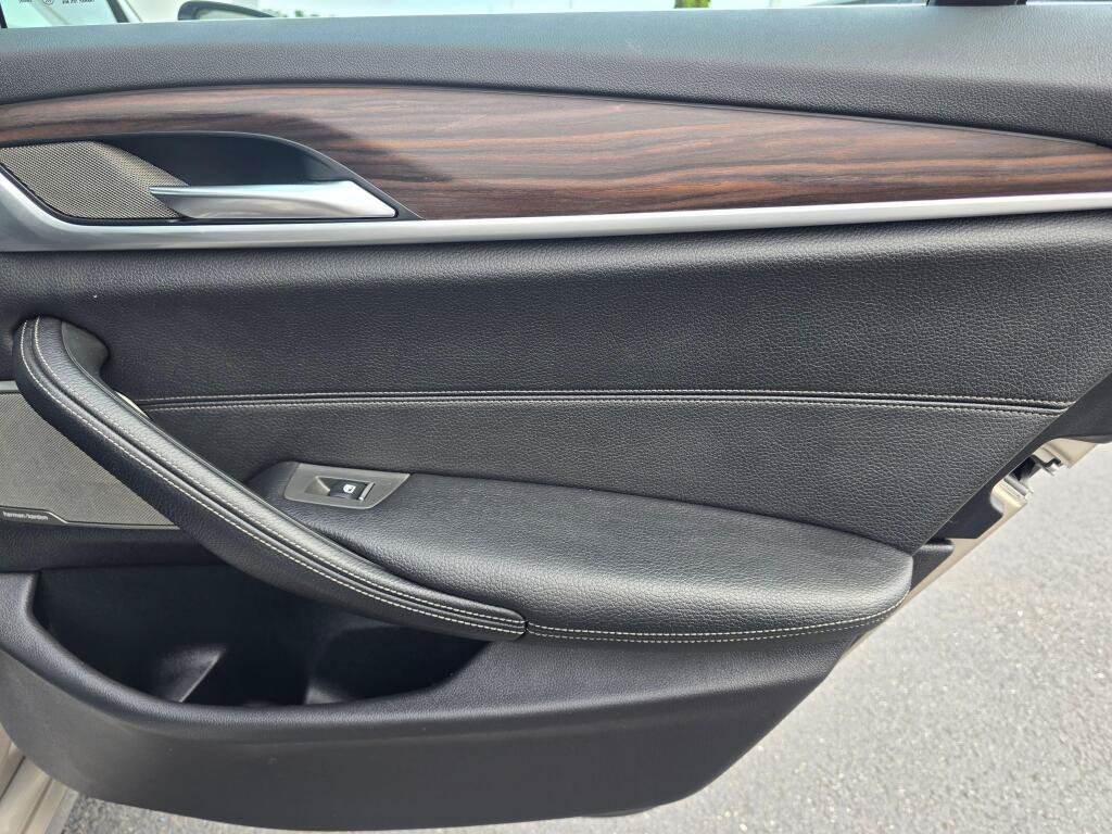 Used 2017 BMW 530i RWD image 23