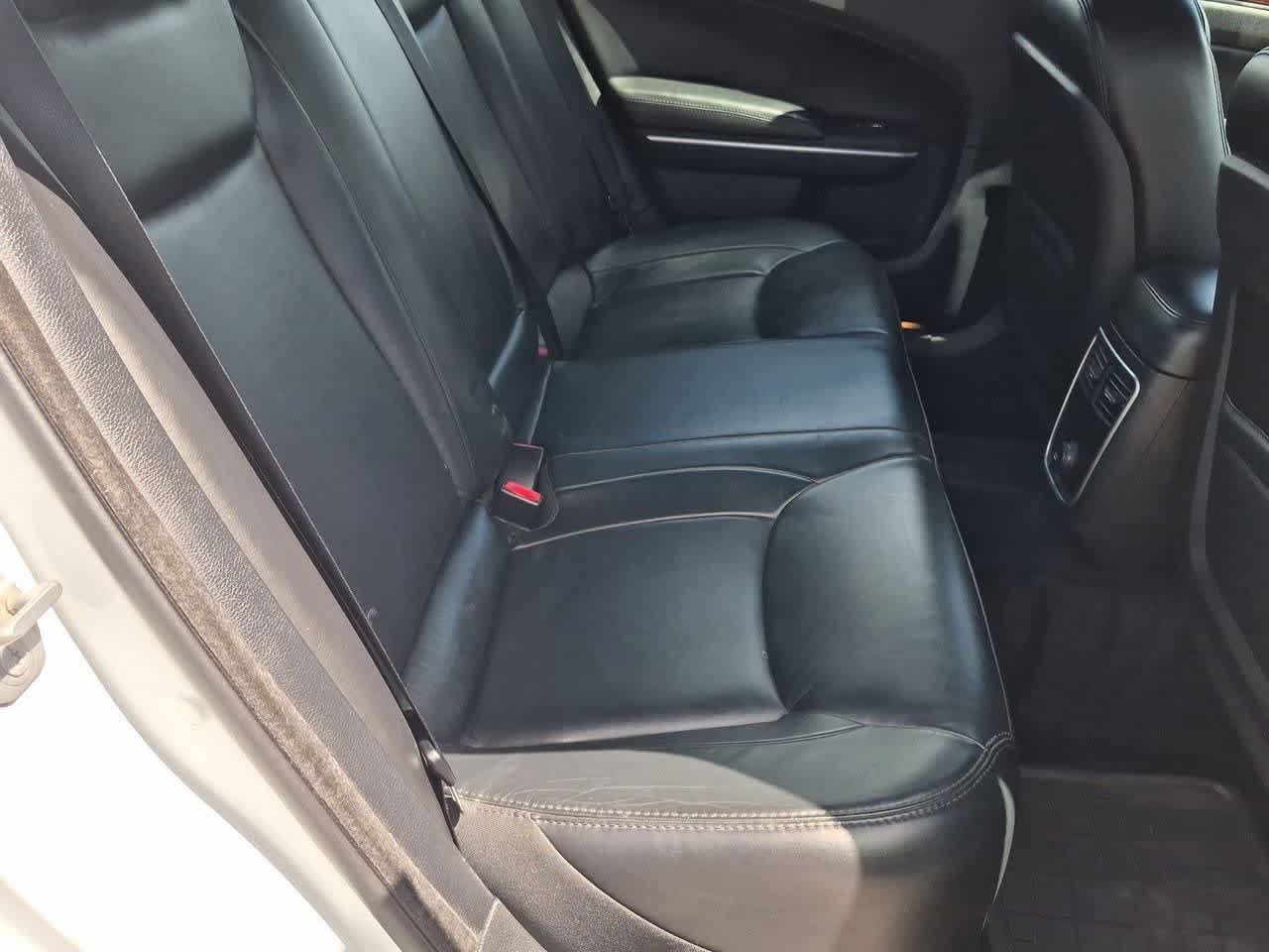 Used 2014 Chrysler 300 RWD image 20