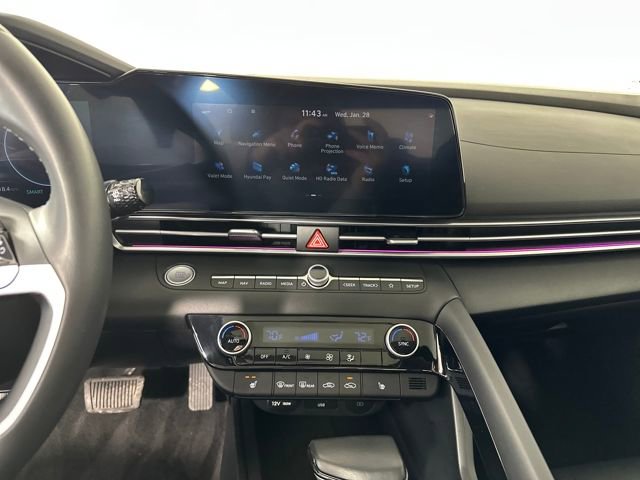 Used 2024 Hyundai Elantra Limited image 21