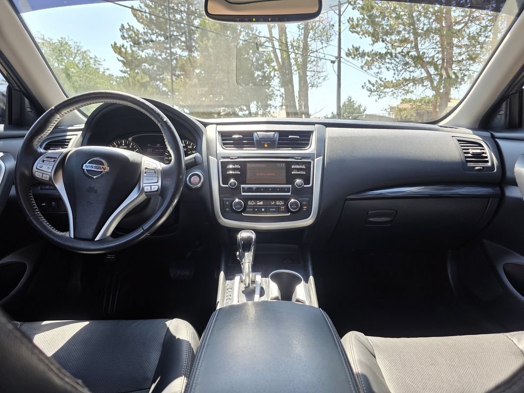 Used 2017 Nissan Altima 2.5 SL w/ Moonroof Package FWD image 21