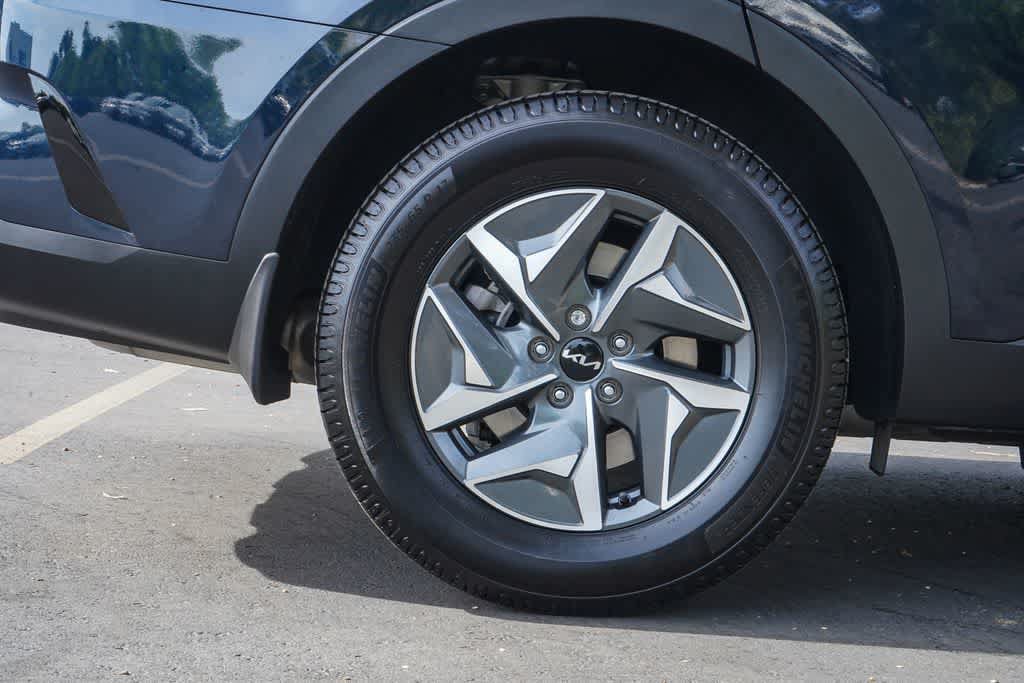 Used 2023 Kia Sorento EX FWD image 7