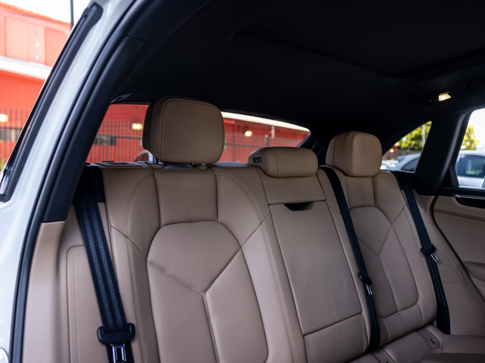 Certified 2024 Porsche Macan AWD/4WD image 35