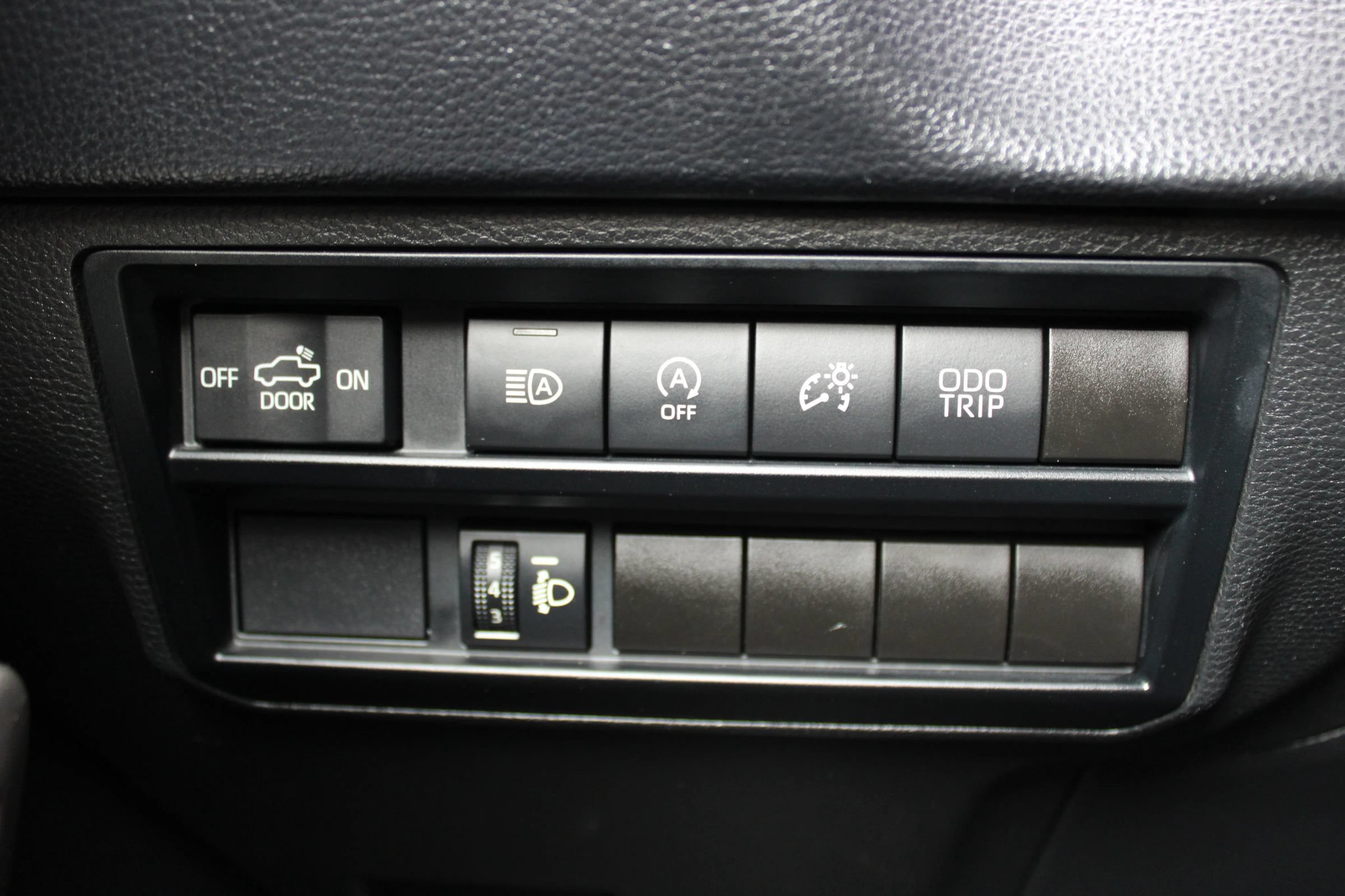 Used 2022 Toyota Tundra SR5 w/ SR5 Premium Package AWD/4WD image 32