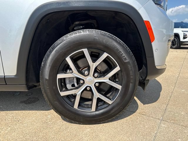 Used 2024 Jeep Grand Cherokee L Limited w/ Luxury Tech Group II AWD/4WD image 9