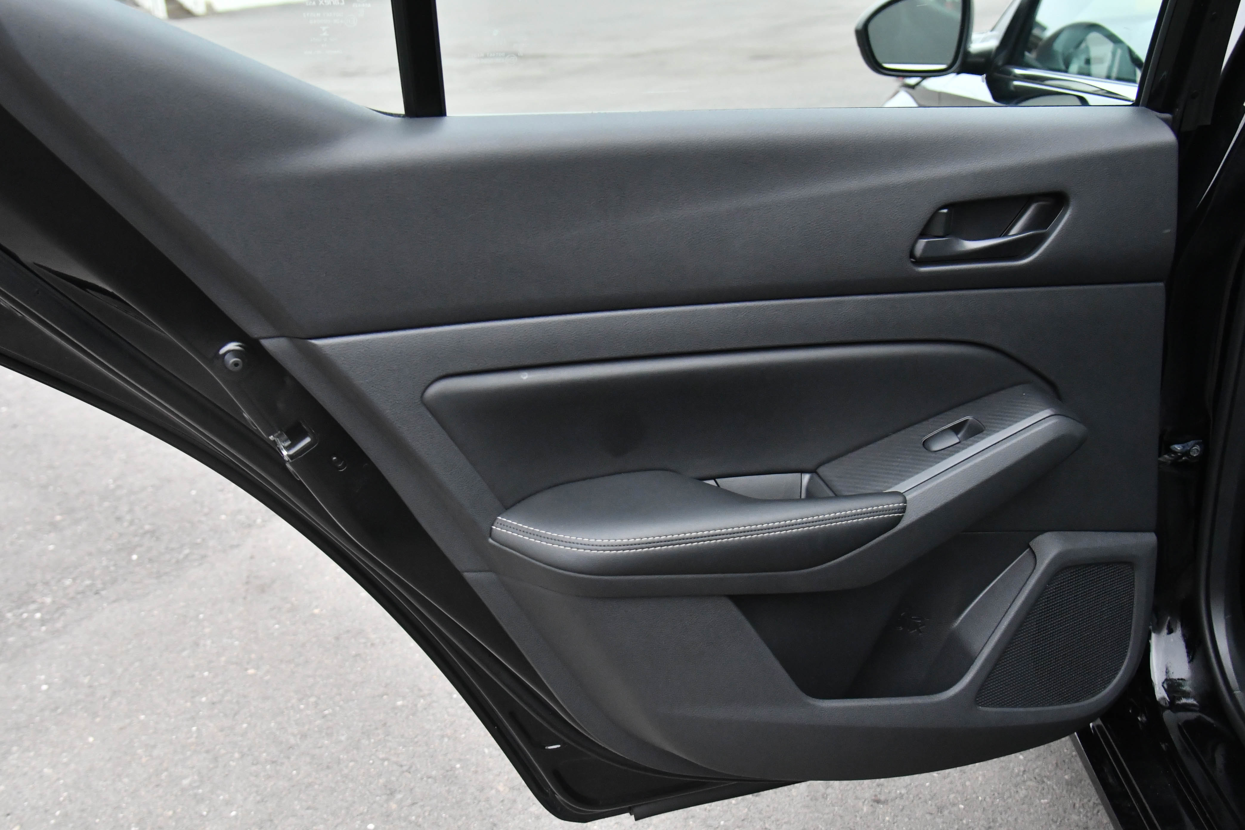 Used 2024 Nissan Altima 2.5 SV image 31