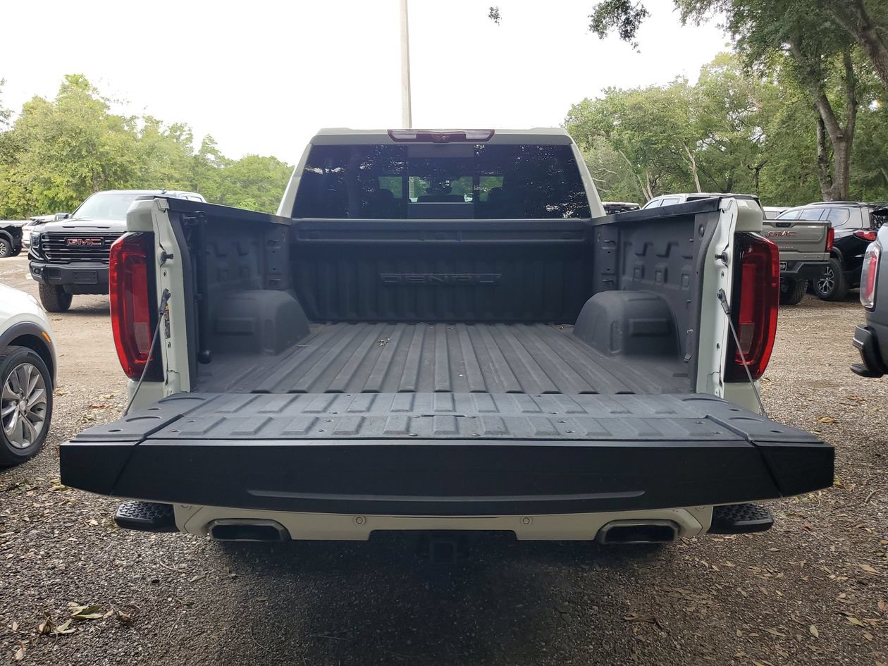 Used 2023 GMC Sierra 1500 Denali w/ Technology Package AWD/4WD image 9