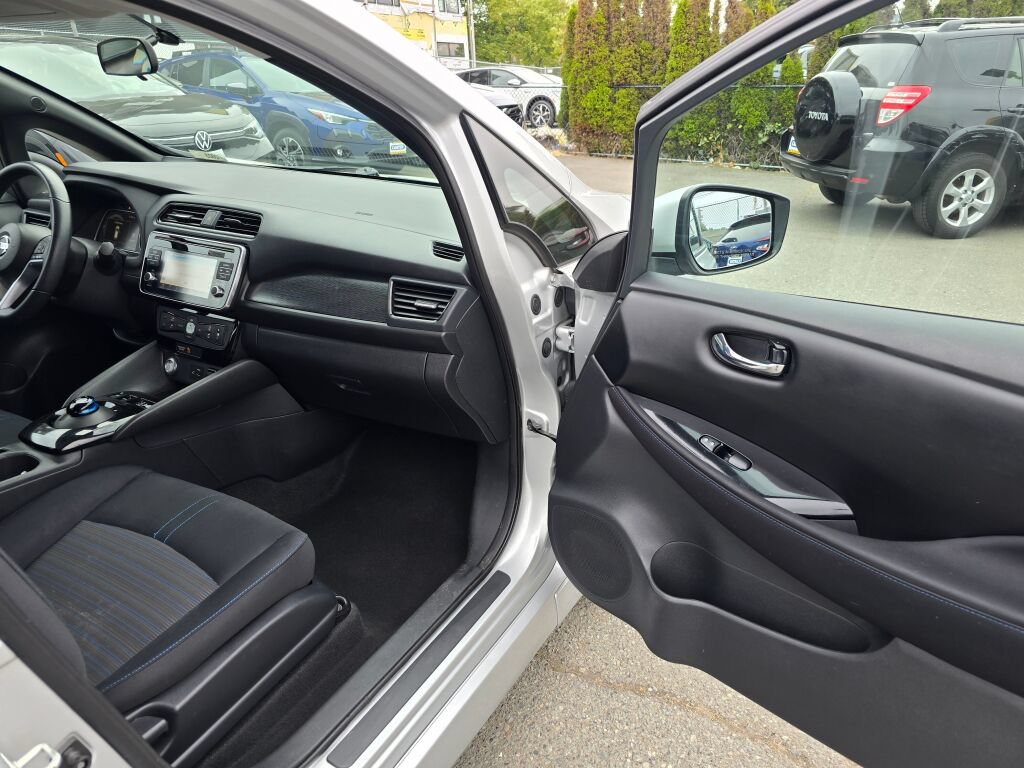 Used 2018 Nissan Leaf SV w/ Protection Package FWD image 10