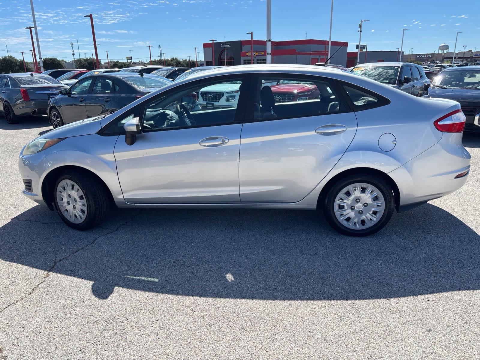 Used 2018 Ford Fiesta S FWD image 9