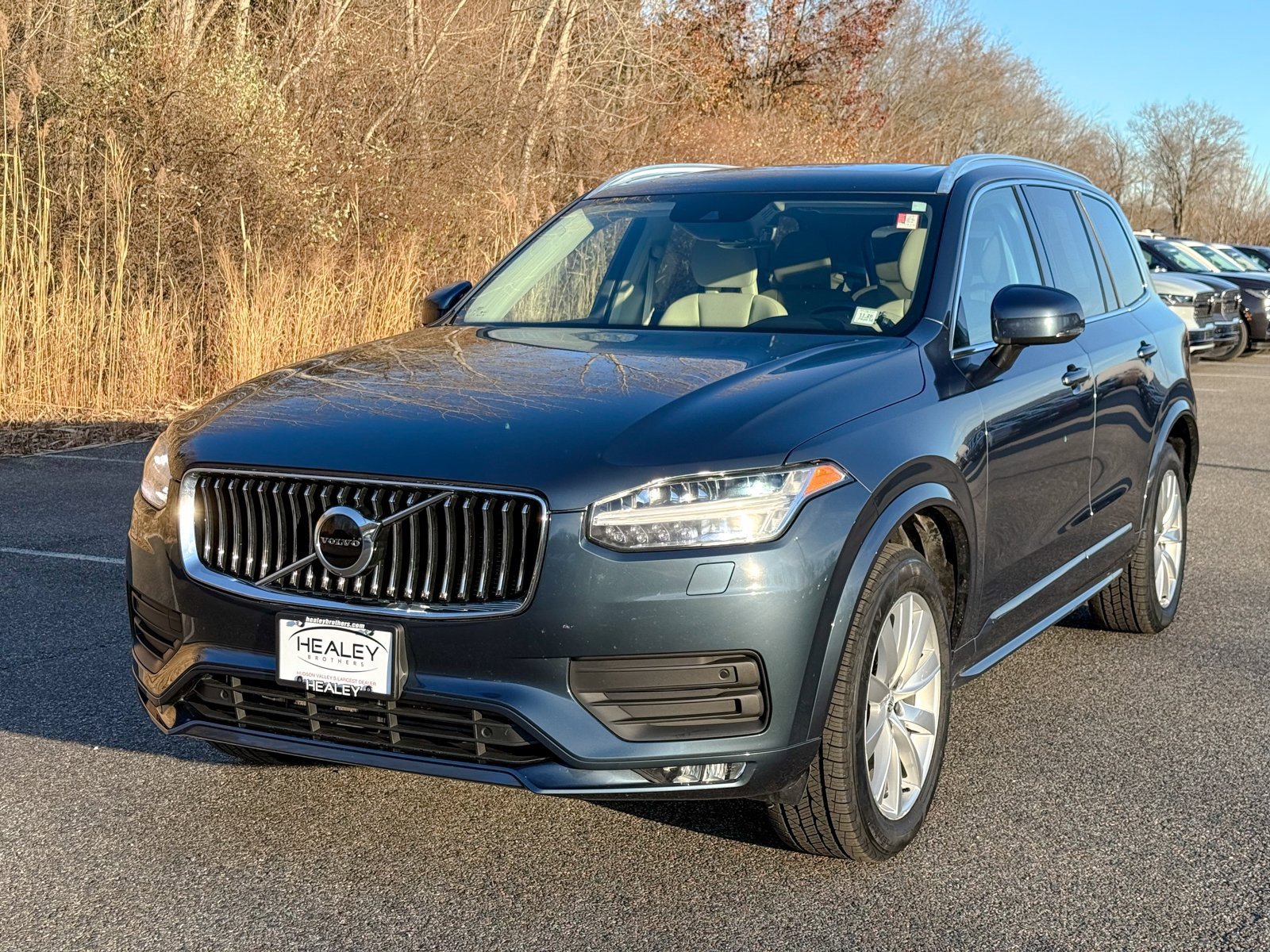 Used 2022 Volvo XC90 T5 Momentum w/ Climate Package image 3