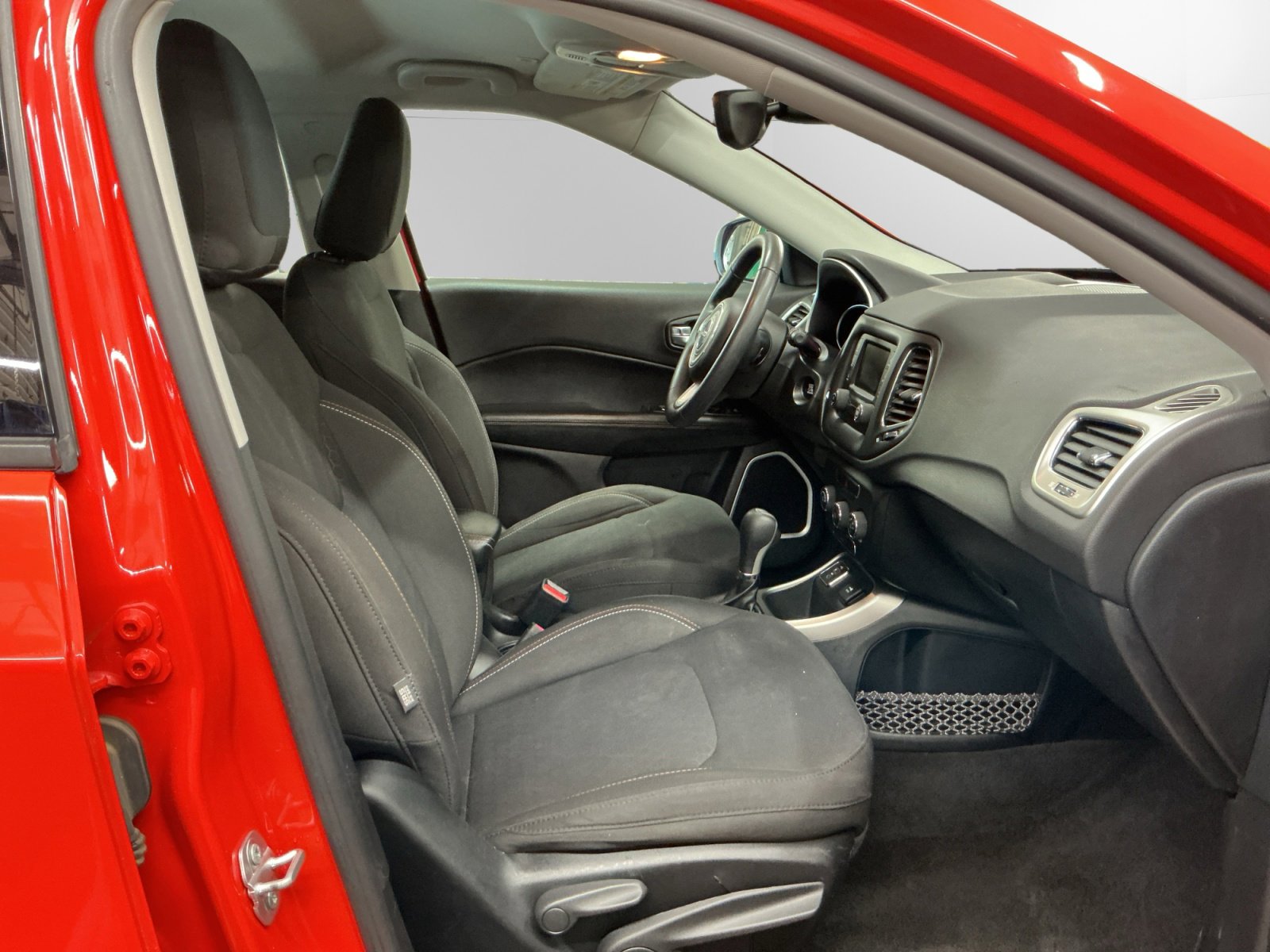 Used 2018 Jeep Compass Sport FWD image 15
