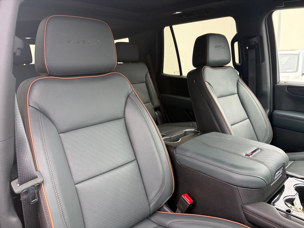 Used 2025 GMC Yukon AT4 AWD/4WD image 12