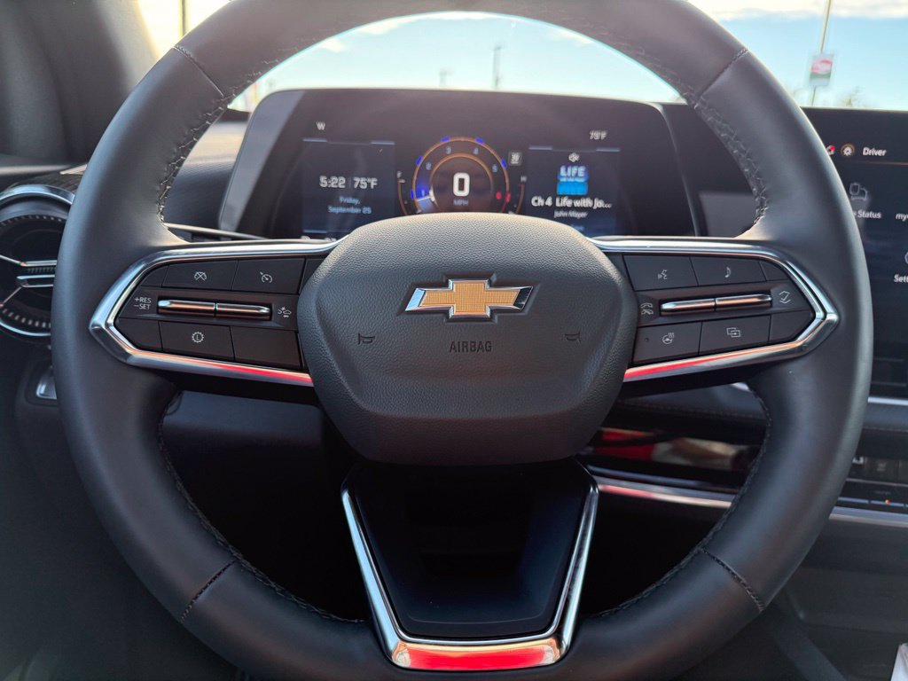 Used 2026 Chevrolet Equinox LT AWD/4WD image 60