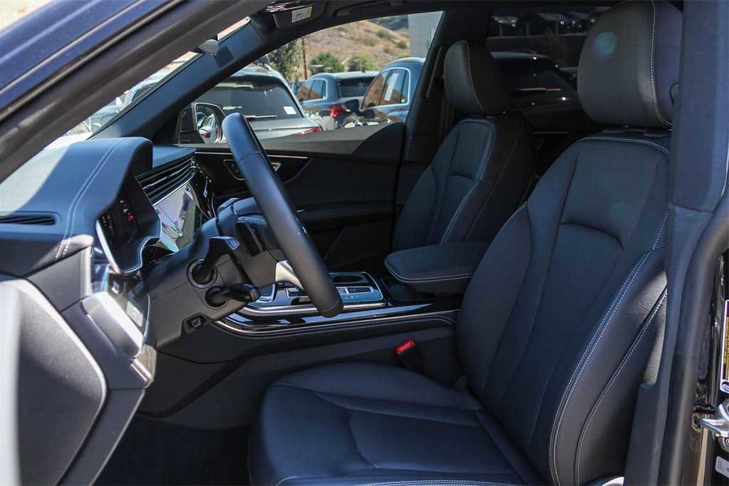 Used 2025 Audi Q8 Premium Plus w/ Premium Plus Package image 19