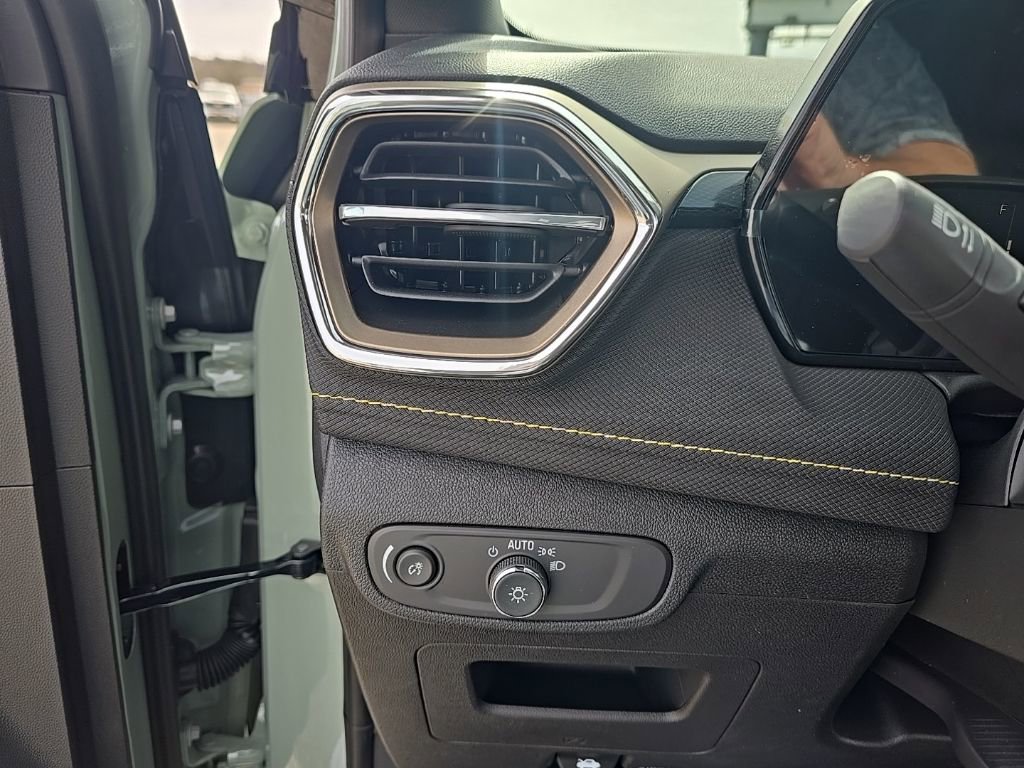 New 2026 Chevrolet TrailBlazer ACTIV w/ Driver Confidence Package image 15