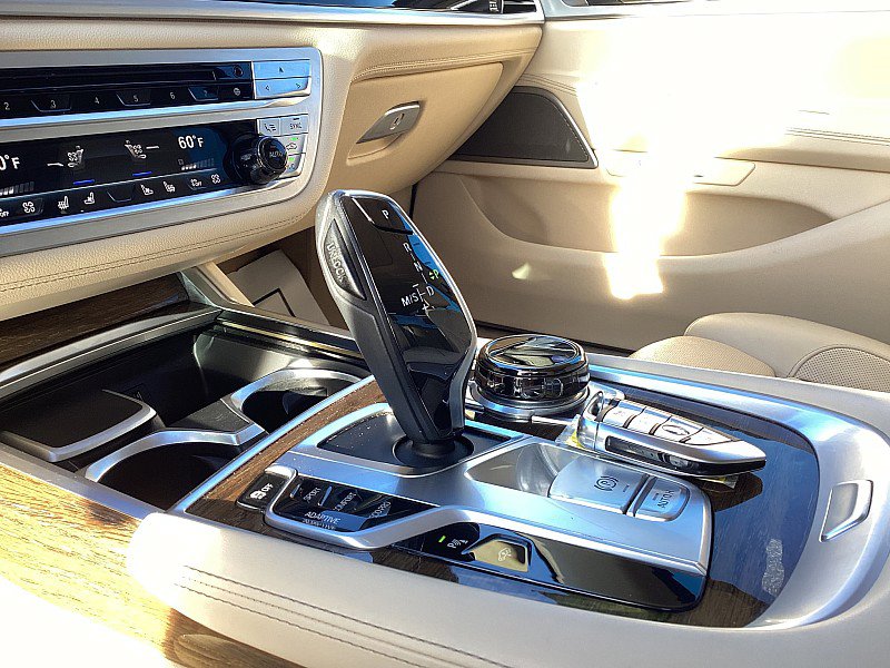 Used 2018 BMW 740i image 14