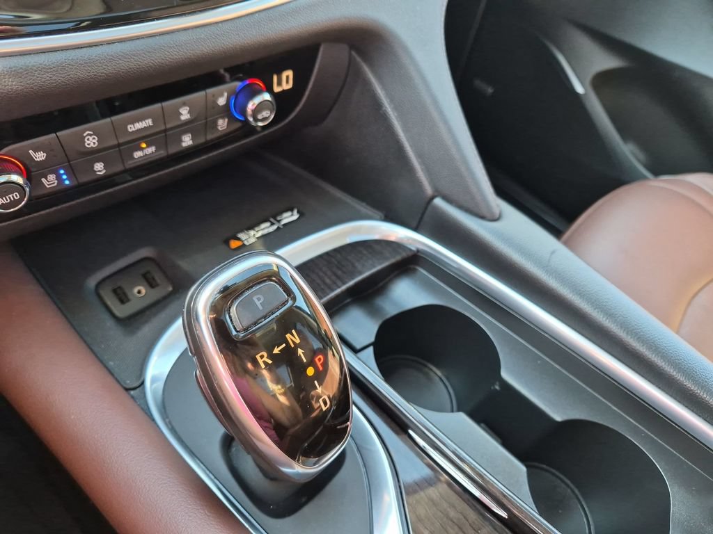 Used 2019 Buick Enclave Avenir FWD image 24