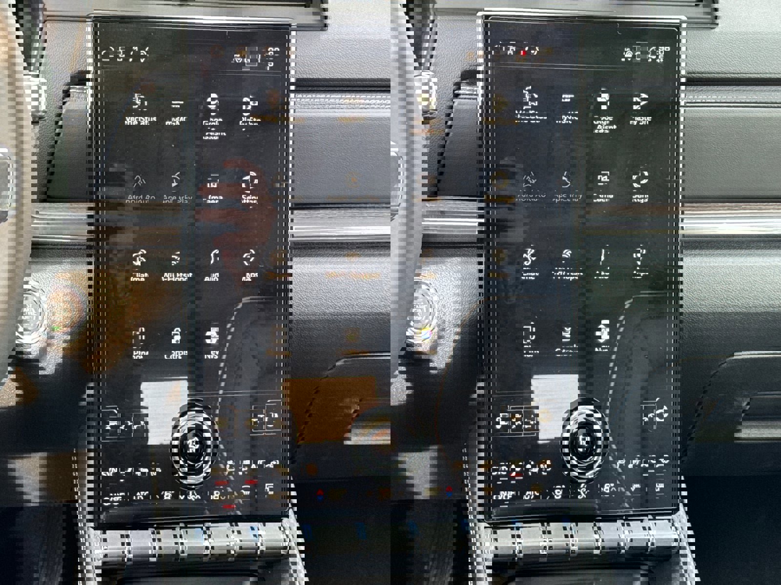 Used 2026 GMC Terrain Denali w/ LPO, Black Badging Package image 23