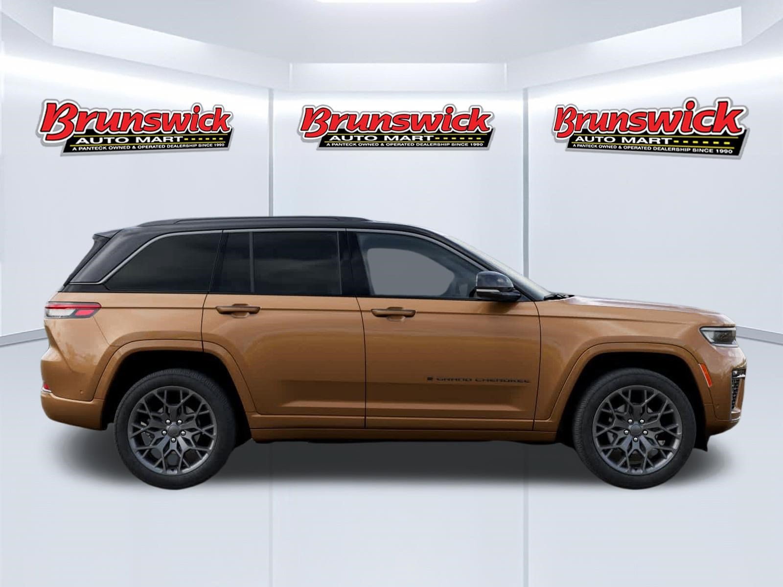 New 2026 Jeep Grand Cherokee Summit w/ Obsidian Package AWD/4WD image 21