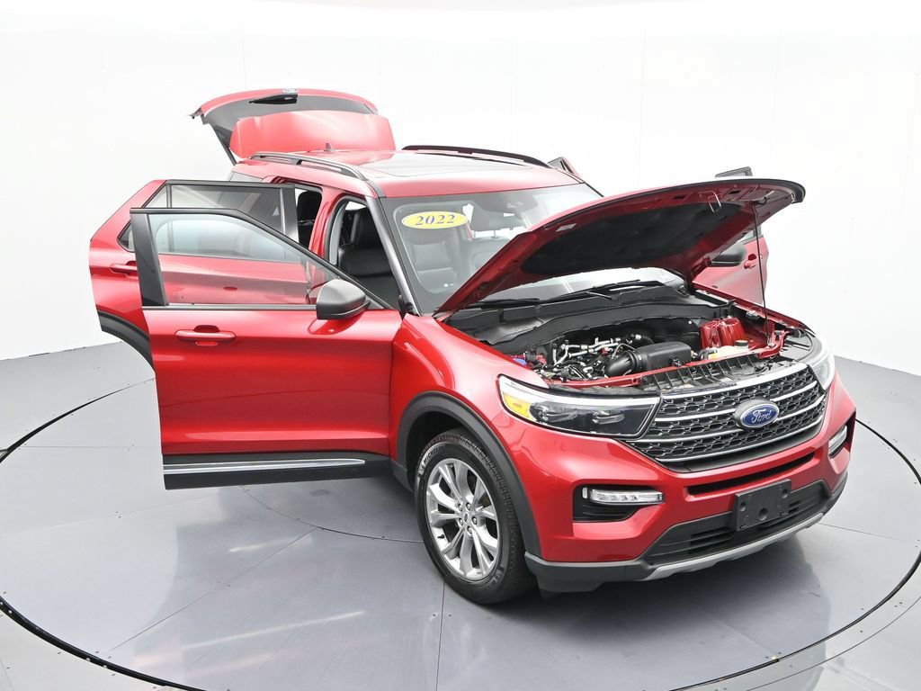 Used 2022 Ford Explorer XLT w/ Equipment Group 202A AWD/4WD image 31
